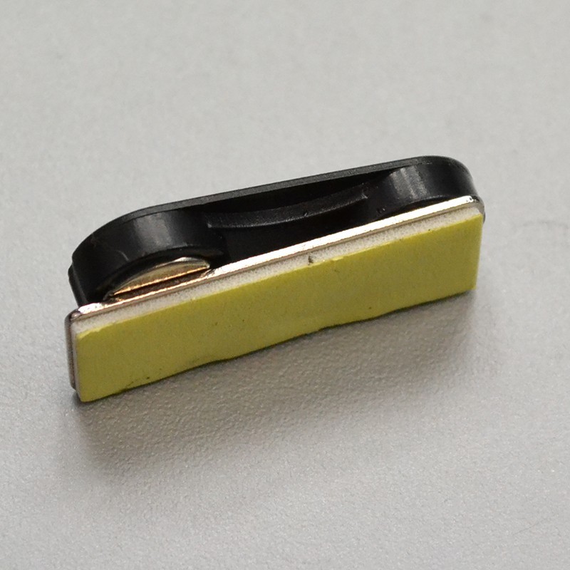 Base plastique 33 x 12 mm - 2 aimants - Adhésif - Aimants