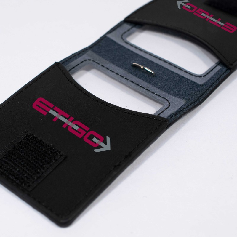 Porta identificador de cuero