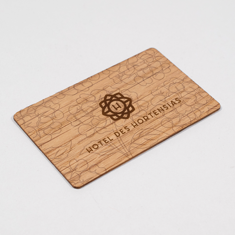 Tarjeta de acceso de madera