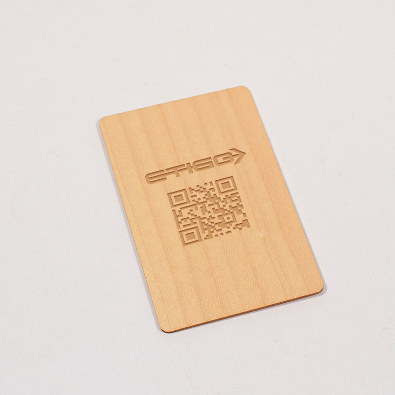 Tarjeta de acceso de madera